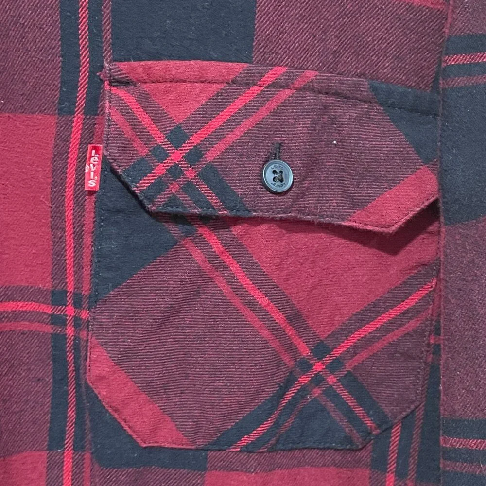 LEVI'S Men’s XXL Red Black Button Up Plaid Long Sleeve Shirt EUC
